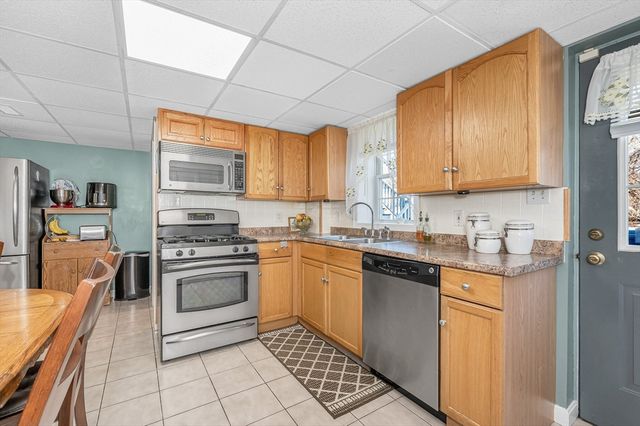 15 Meadow Drive, Lowell, MA 01854