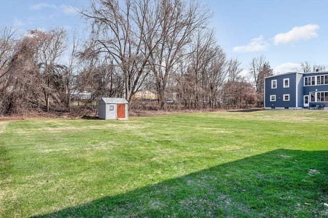 15 Meadow Drive, Lowell, MA 01854