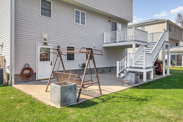 15 Meadow Drive, Lowell, MA 01854