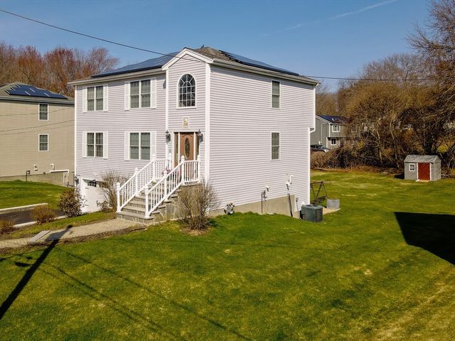 15 Meadow Drive, Lowell, MA 01854