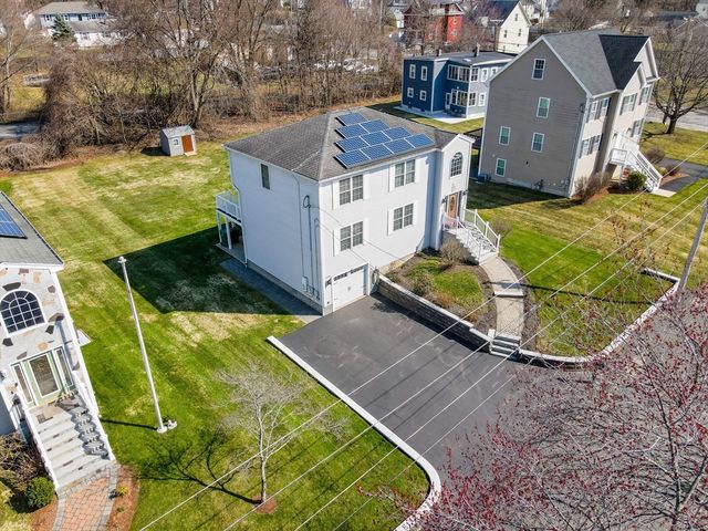 15 Meadow Drive, Lowell, MA 01854