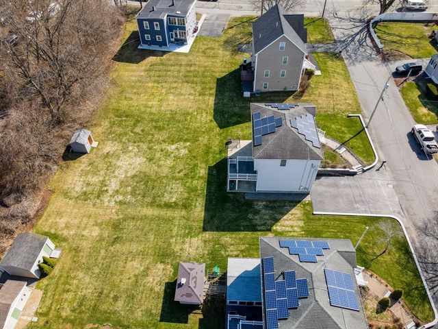 15 Meadow Drive, Lowell, MA 01854