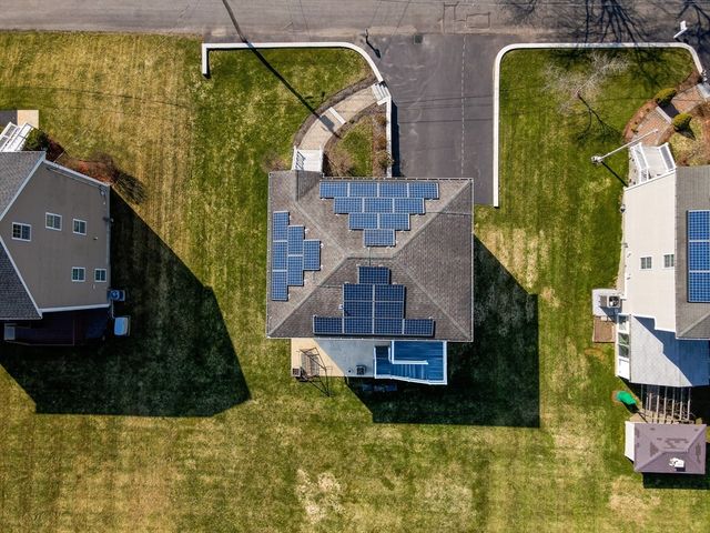 15 Meadow Drive, Lowell, MA 01854