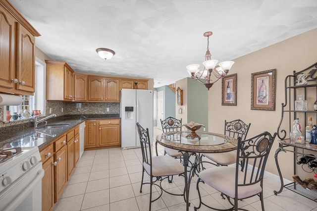 15 Meadow Drive, Lowell, MA 01854