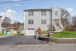 15 Meadow Drive, Lowell, MA 01854