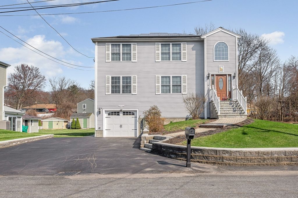 15 Meadow Drive, Lowell, MA 01854