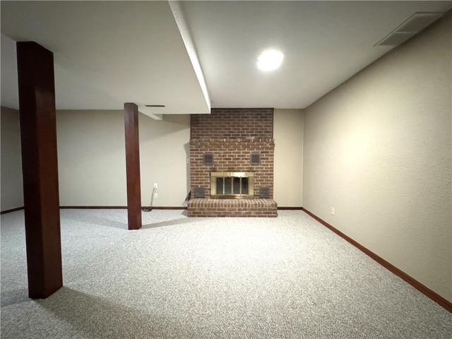 100 Elm Street, Windsor, MO 65360