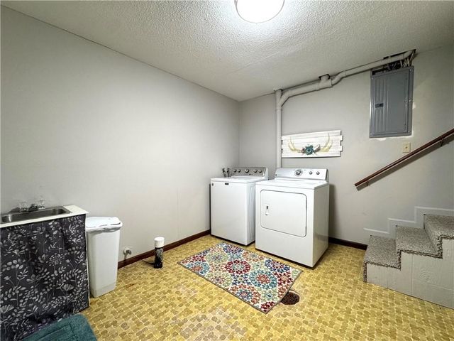 100 Elm Street, Windsor, MO 65360