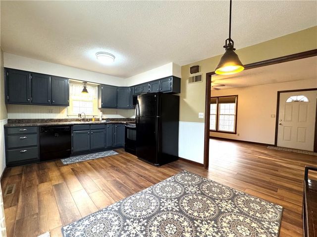 100 Elm Street, Windsor, MO 65360