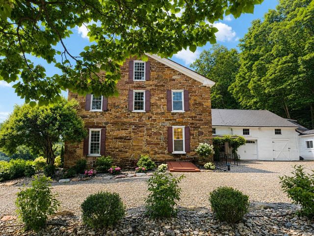 383 St. Albans Road, Swanton, VT 05488