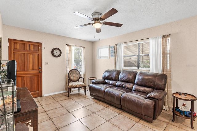 501 POINSETTIA AVENUE, Fruitland Park, FL 34731