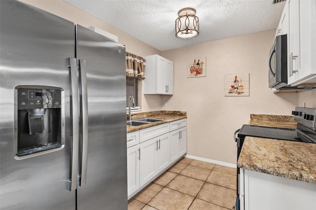 501 POINSETTIA AVENUE, Fruitland Park, FL 34731