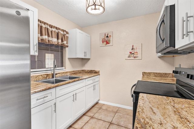 501 POINSETTIA AVENUE, Fruitland Park, FL 34731