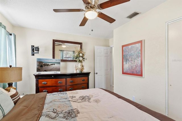 501 POINSETTIA AVENUE, Fruitland Park, FL 34731