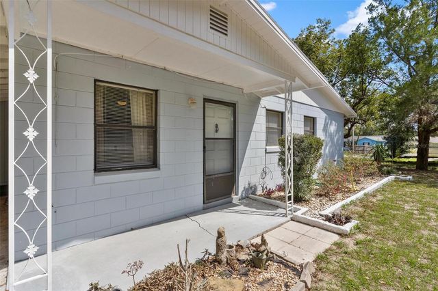 501 POINSETTIA AVENUE, Fruitland Park, FL 34731