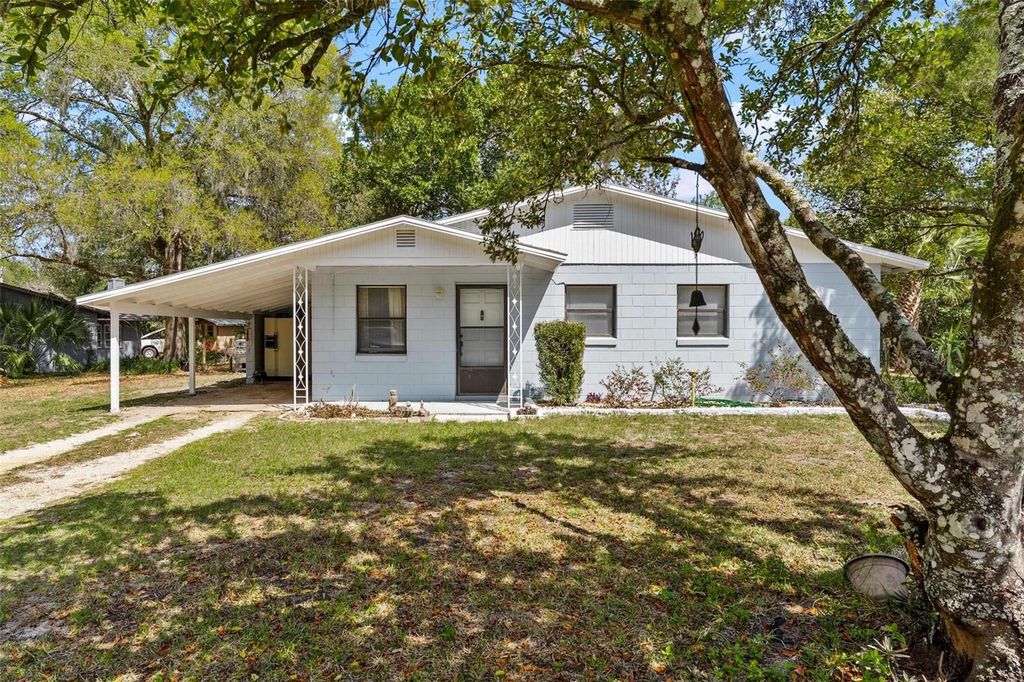 501 POINSETTIA AVENUE, Fruitland Park, FL 34731