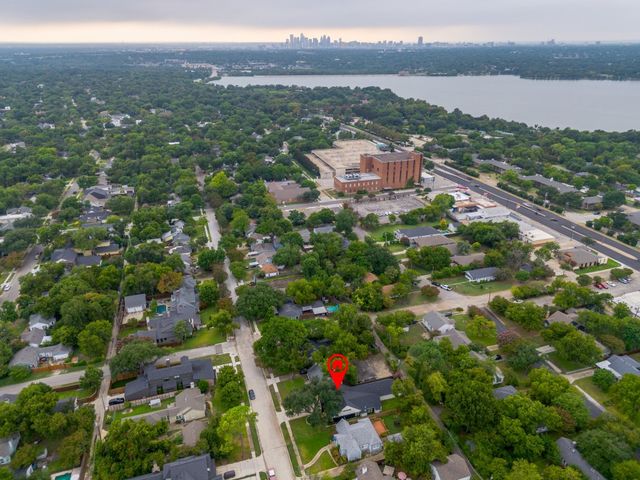 9011 San Fernando Way, Dallas, TX 75218