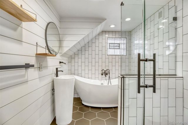 2950 W 39th Avenue, Denver, CO 80211