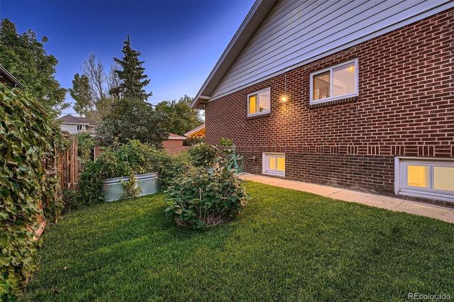 2950 W 39th Avenue, Denver, CO 80211