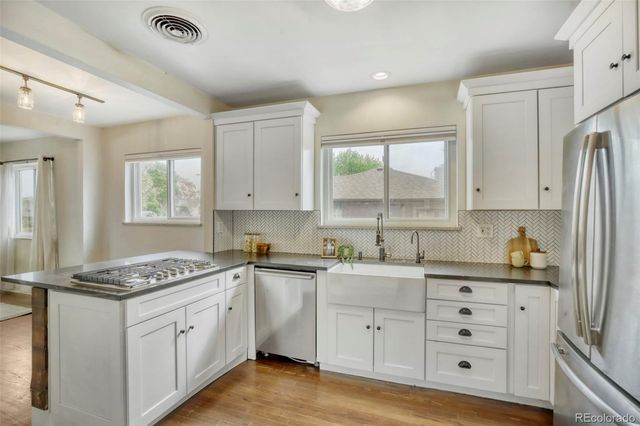 2950 W 39th Avenue, Denver, CO 80211