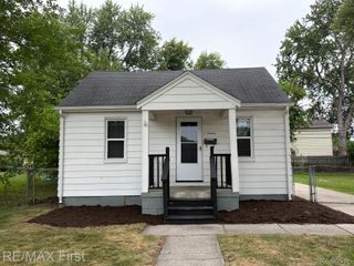 29454 MAPLEWOOD Street, Garden City, MI 48135