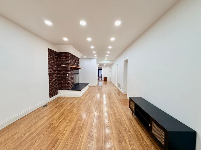 3206 S Lowe Avenue, Chicago, IL 60616