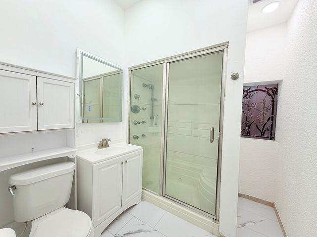 3206 S Lowe Avenue, Chicago, IL 60616