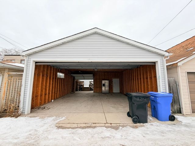 3206 S Lowe Avenue, Chicago, IL 60616