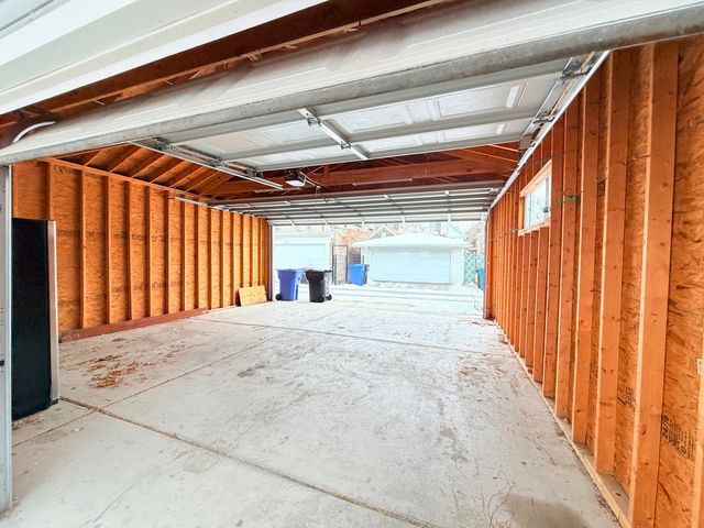 3206 S Lowe Avenue, Chicago, IL 60616