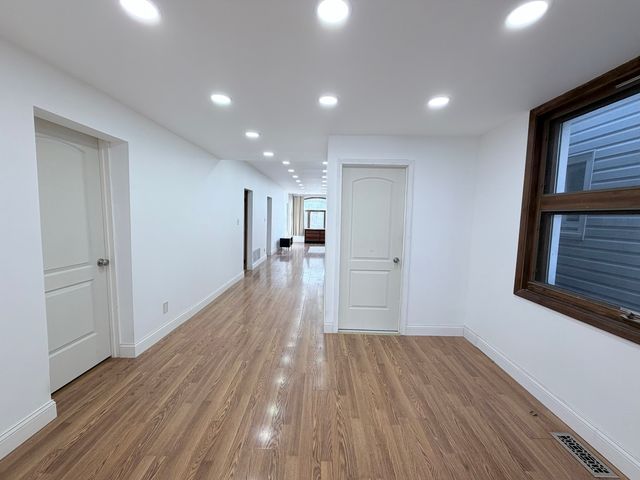 3206 S Lowe Avenue, Chicago, IL 60616