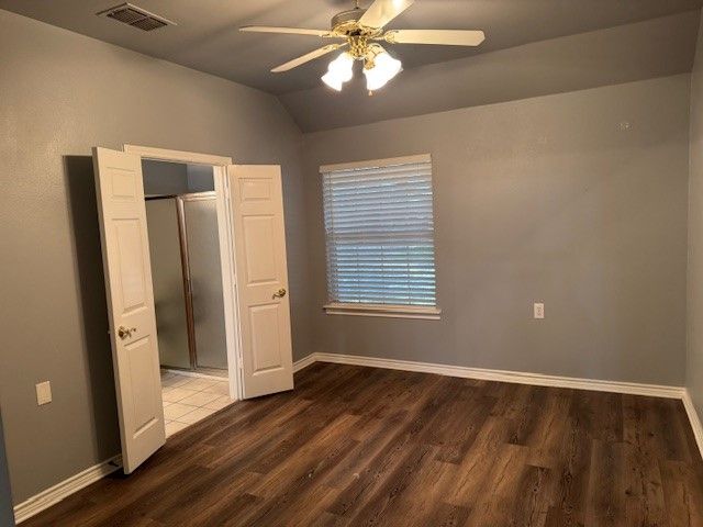 105 Cobblestone Drive W, Red Oak, TX 75154