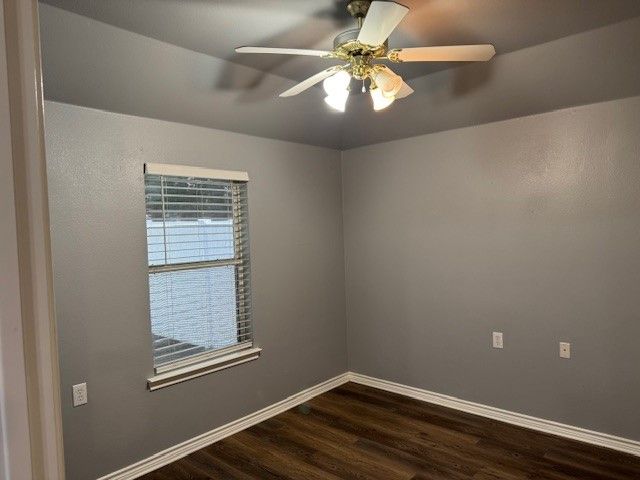 105 Cobblestone Drive W, Red Oak, TX 75154