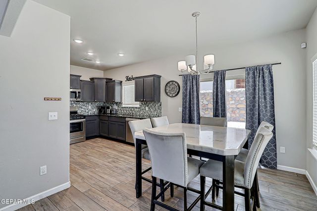 6056 Cinnamon Park Street, Santa Teresa, NM 88008