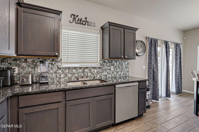 6056 Cinnamon Park Street, Santa Teresa, NM 88008