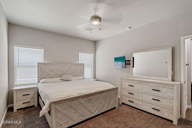 6056 Cinnamon Park Street, Santa Teresa, NM 88008