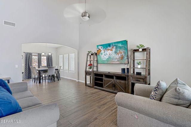 6056 Cinnamon Park Street, Santa Teresa, NM 88008