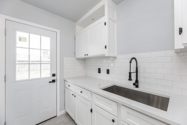 1109 E Columbia Lane, Deer Park, TX 77536