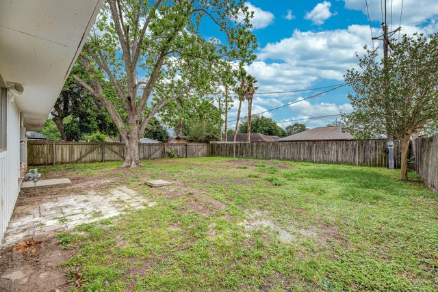 1109 E Columbia Lane, Deer Park, TX 77536