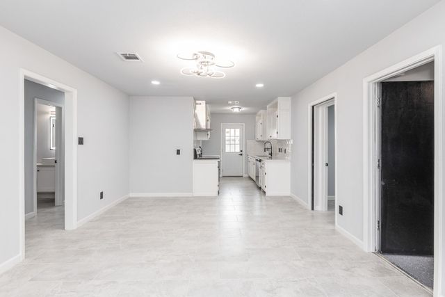 1109 E Columbia Lane, Deer Park, TX 77536