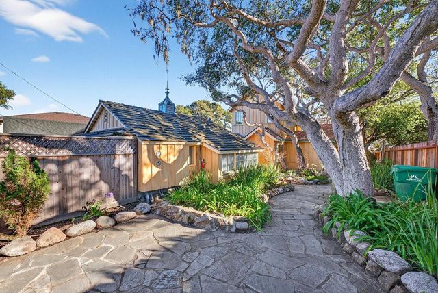 421 Eardley Avenue, Pacific Grove, CA 93950