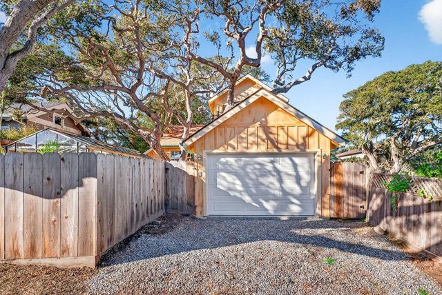 421 Eardley Avenue, Pacific Grove, CA 93950
