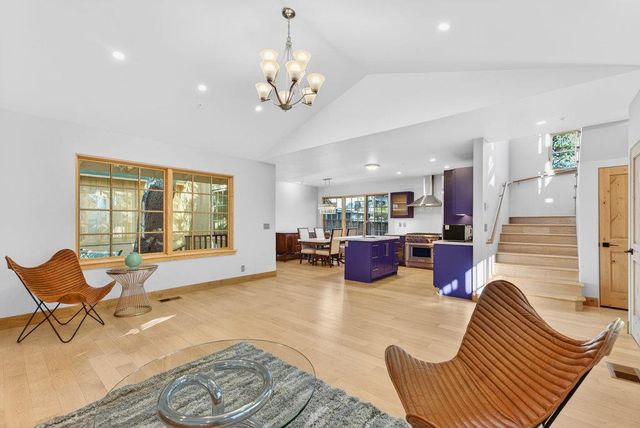 421 Eardley Avenue, Pacific Grove, CA 93950