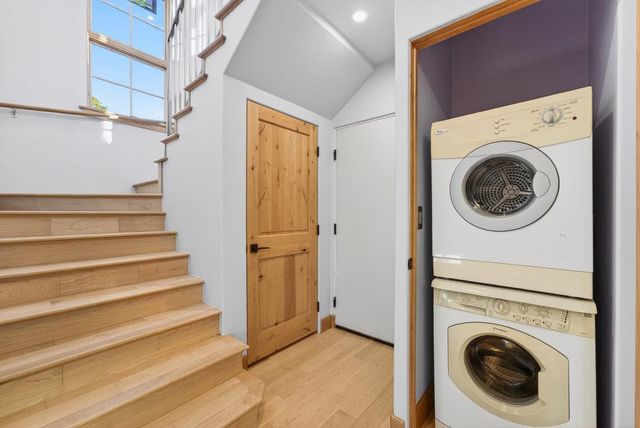 421 Eardley Avenue, Pacific Grove, CA 93950