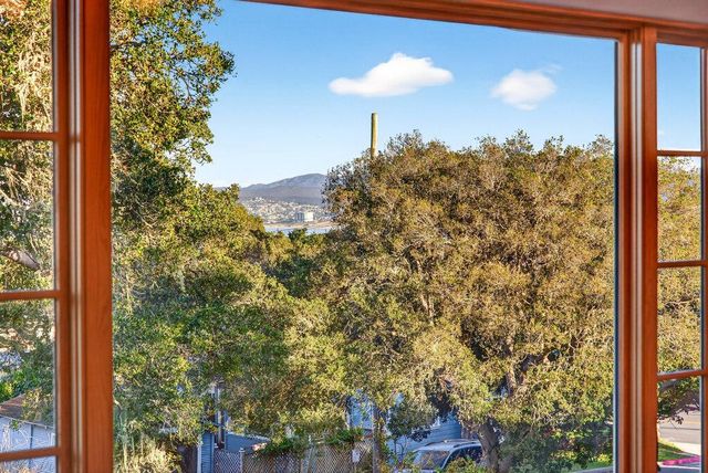 421 Eardley Avenue, Pacific Grove, CA 93950