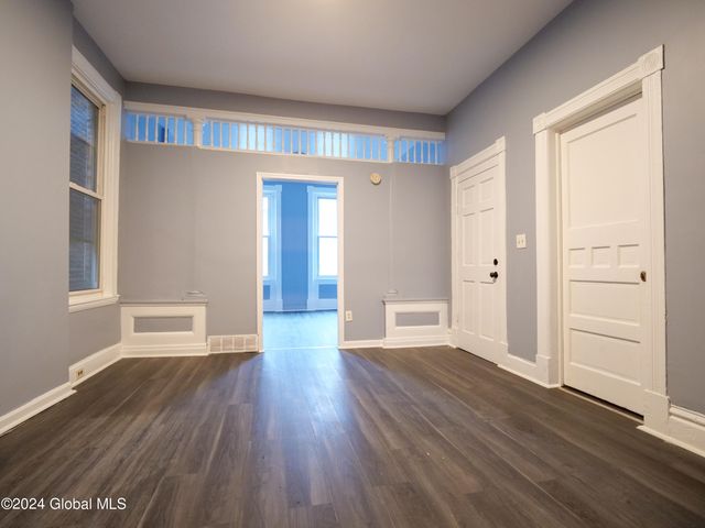 3236 6th Avenue, Troy, NY 12180