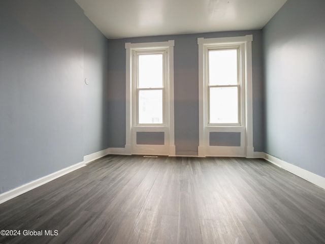 3236 6th Avenue, Troy, NY 12180
