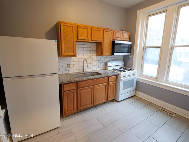 3236 6th Avenue, Troy, NY 12180