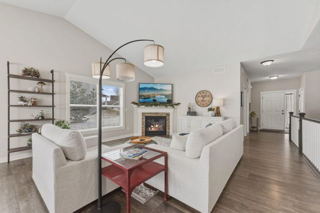 21255 Naples Street NW, Elk River, MN 55330