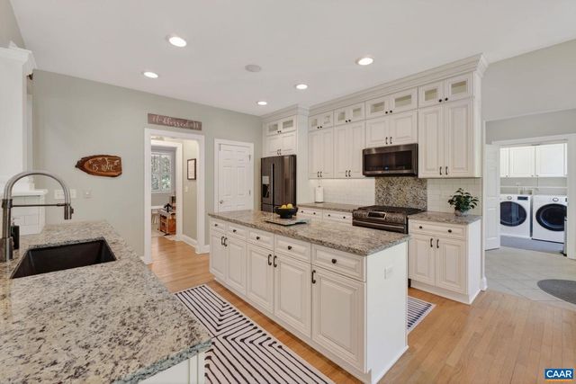 251 PELHAM DR, Keswick, VA 22947