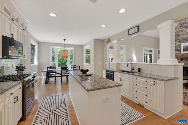 251 PELHAM DR, Keswick, VA 22947